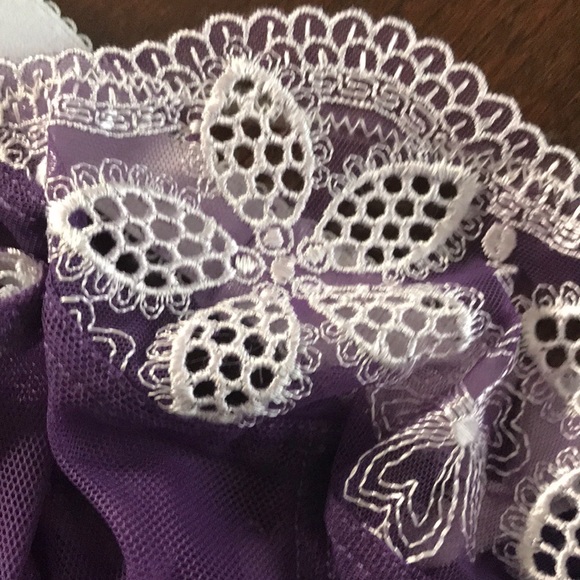 Women’s Bra - Picture 3 of 8